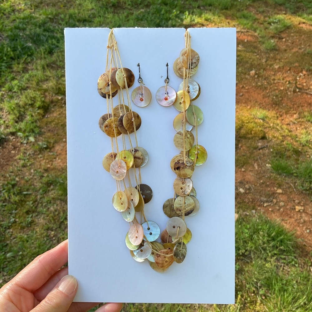Shell Button Necklace and Earring Set - Picture 4 of 11